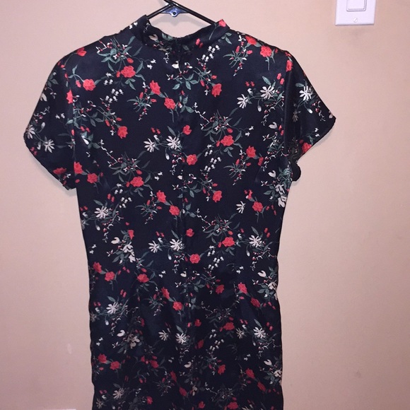 Asian inspired satiny sheath/mini dress. ❤️ - Picture 3 of 3